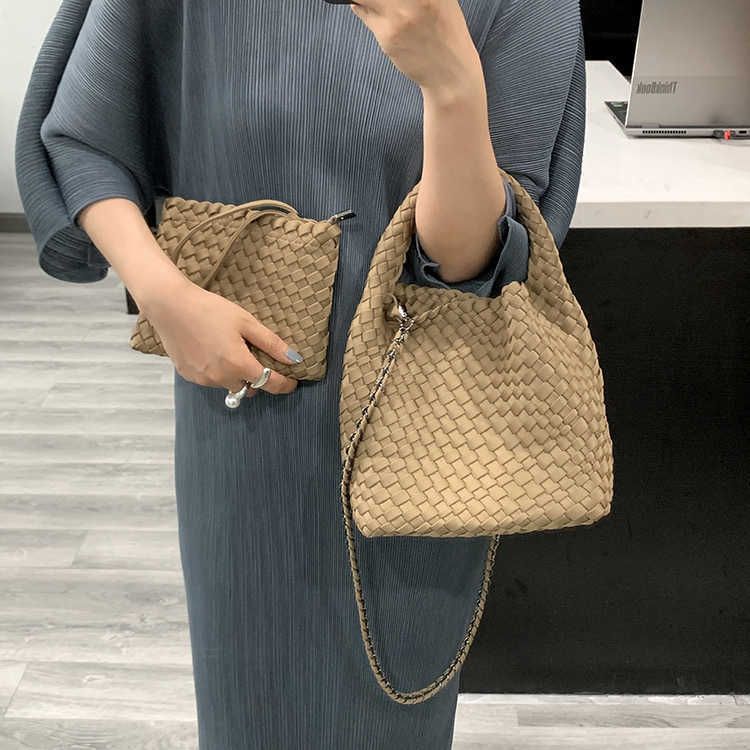 apricot color+woven inner bag+chain