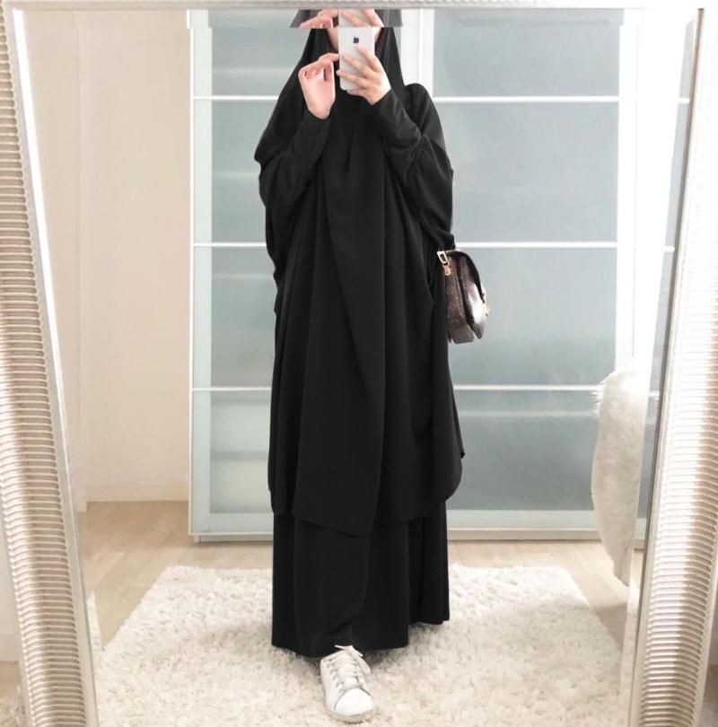 Tek boyutlu siyah jilbab seti