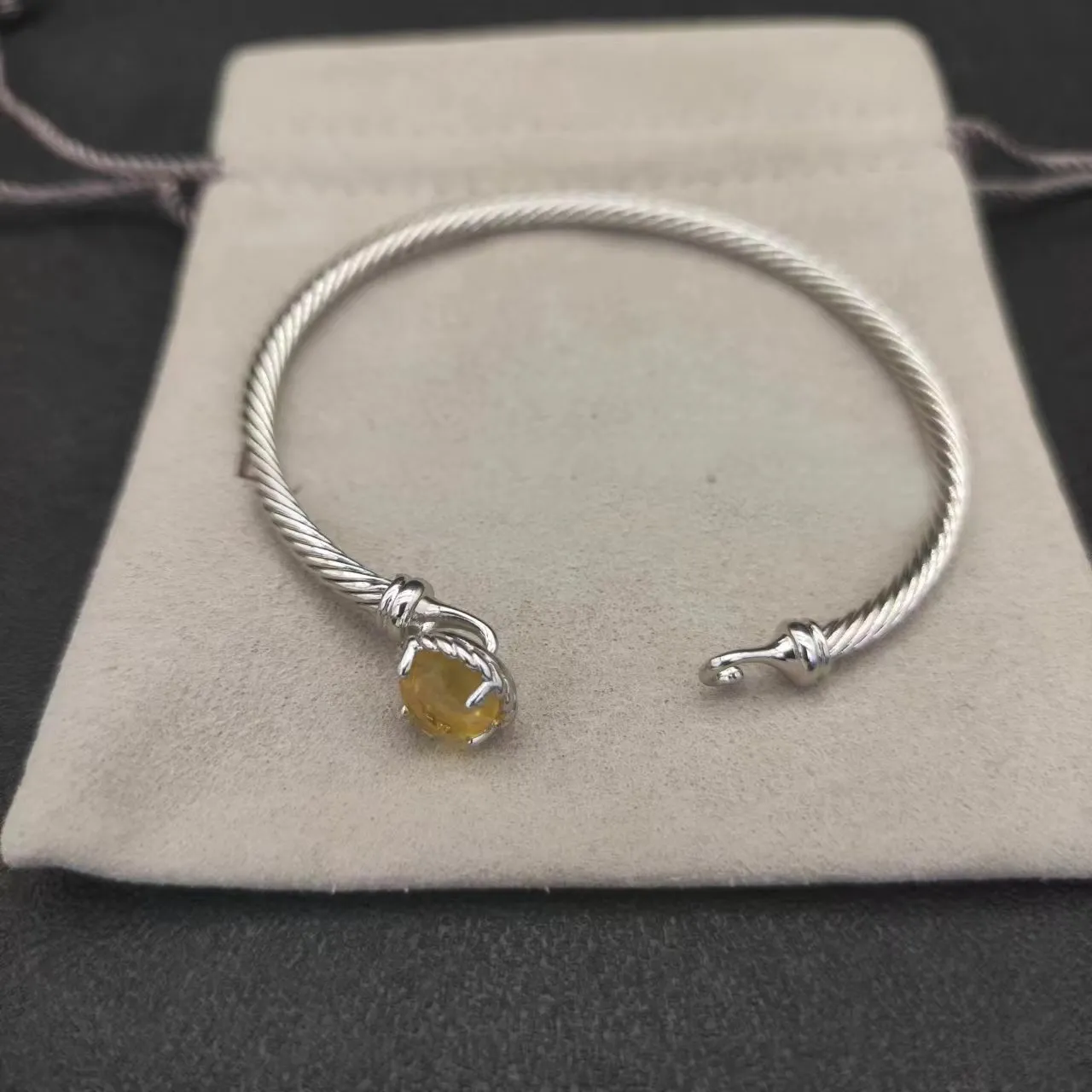 157 diamant jaune de 3 mm (17 cm)