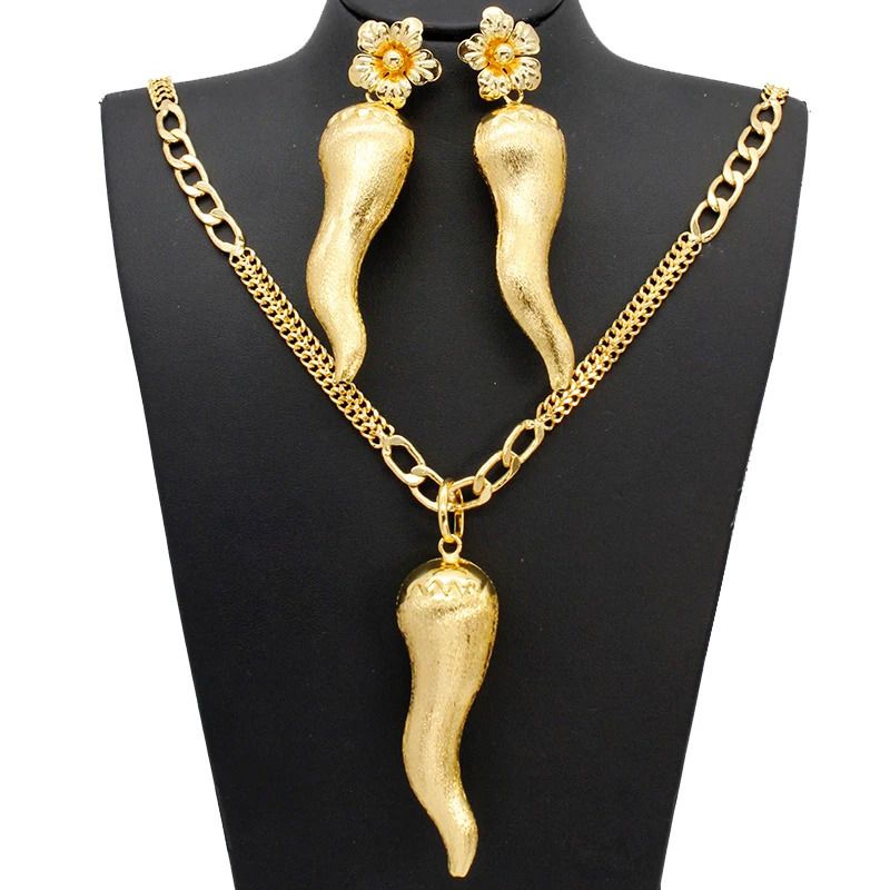 with Chain Type2-Gold