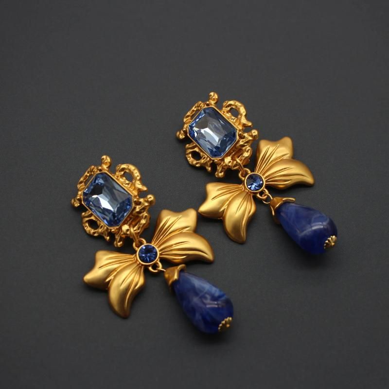 Clip d'oreille bleu