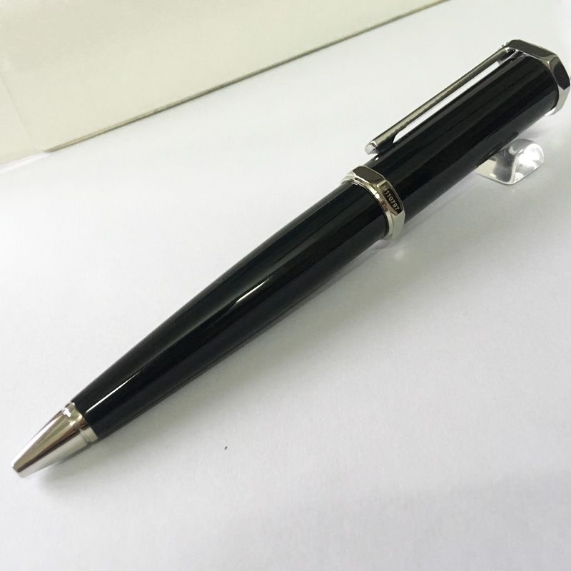 un stylo noir