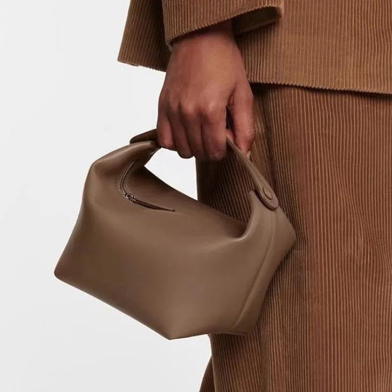 коричневая сумочка