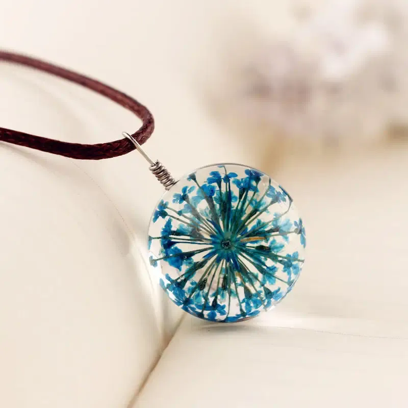 collier pendentif bleu