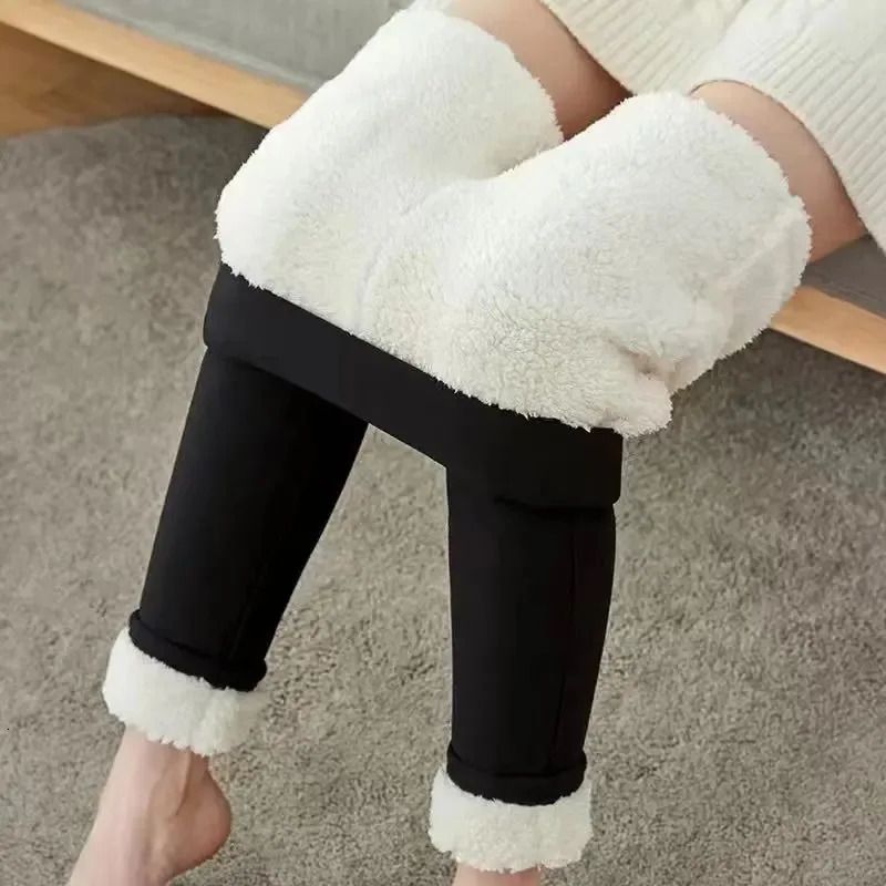 legging avec étiquette en cuir