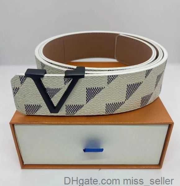 # 15 boucle noire + ceinture de grille blanche