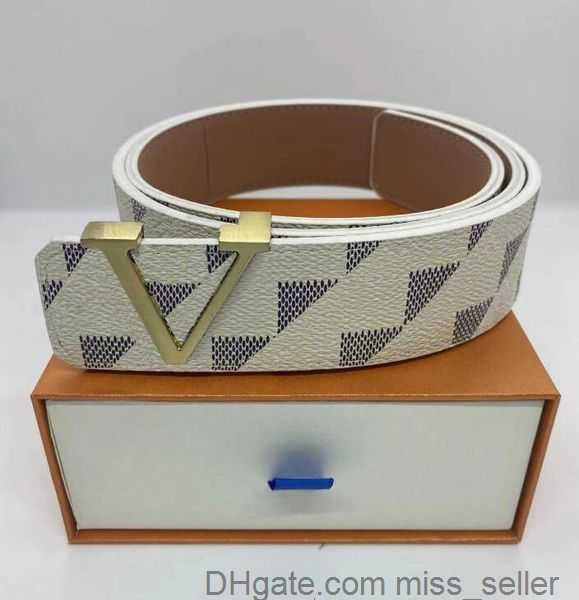 # 13 boucle dor￩e + ceinture de grille blanche