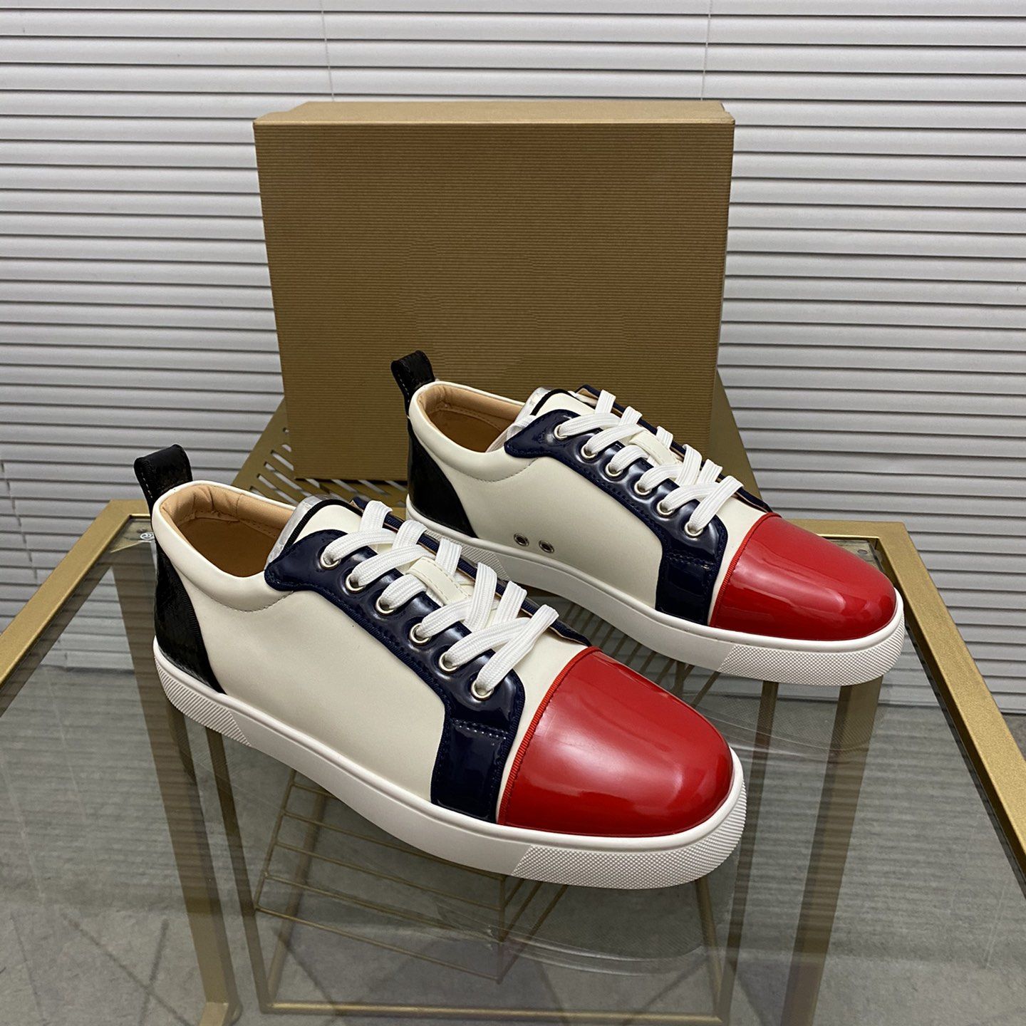 Designer Real Leather Casual Shoes For Mens And Women Size 34 47 Luxury  High Quality Womens Red Soled Shoes Unisex Loafers Rhinestone Redsole Tennis  Sneakers MD0224 From Luxury_, $111.3