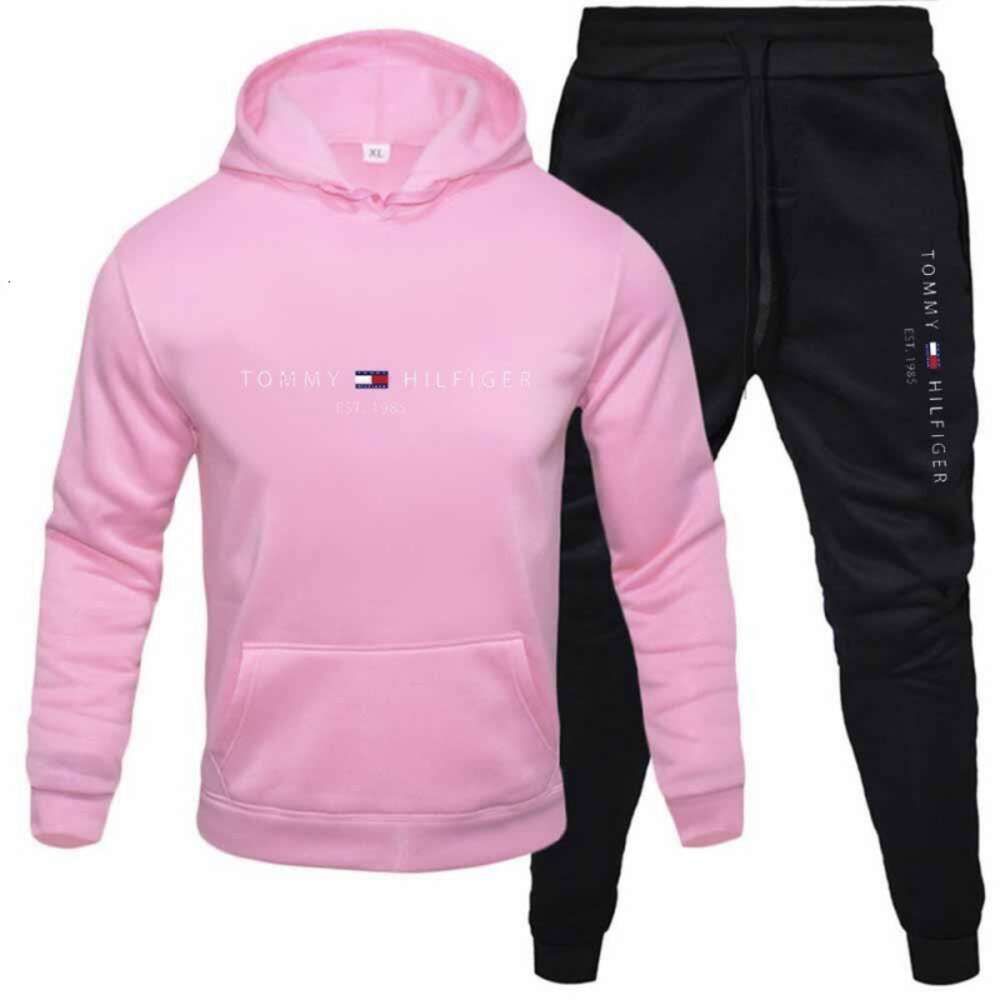 Roze + zwarte broek