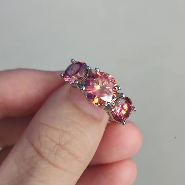 4ct красный камень