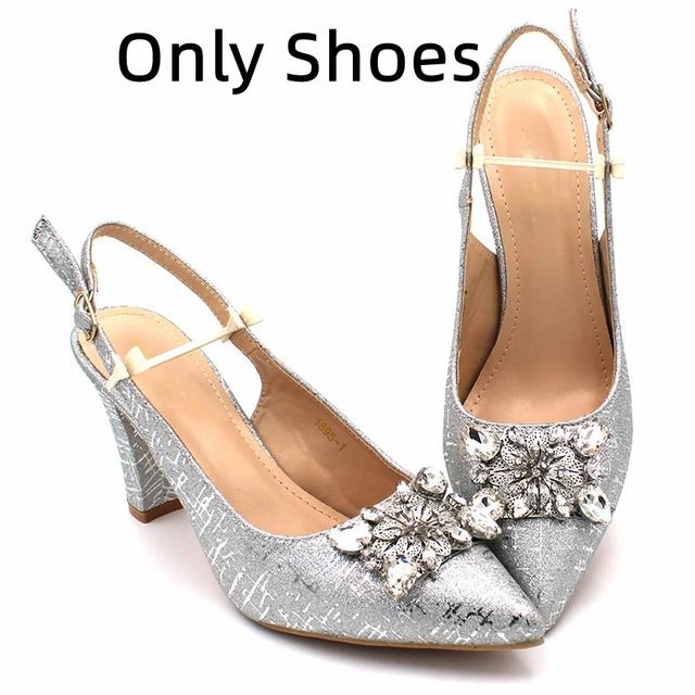 Schuhe nur aus Silber