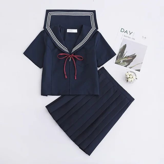 short sleeves suit