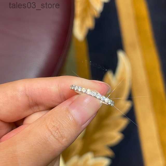 2 mm D Moissanite