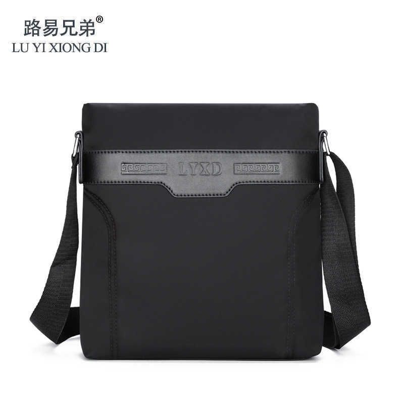 black shoulder bag