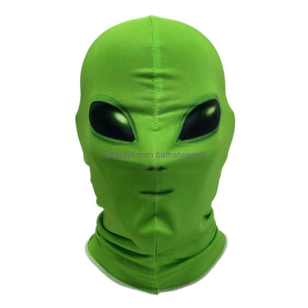 Grön främmande mask