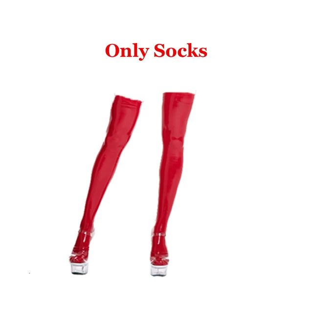 Sadece kırmızı çorap