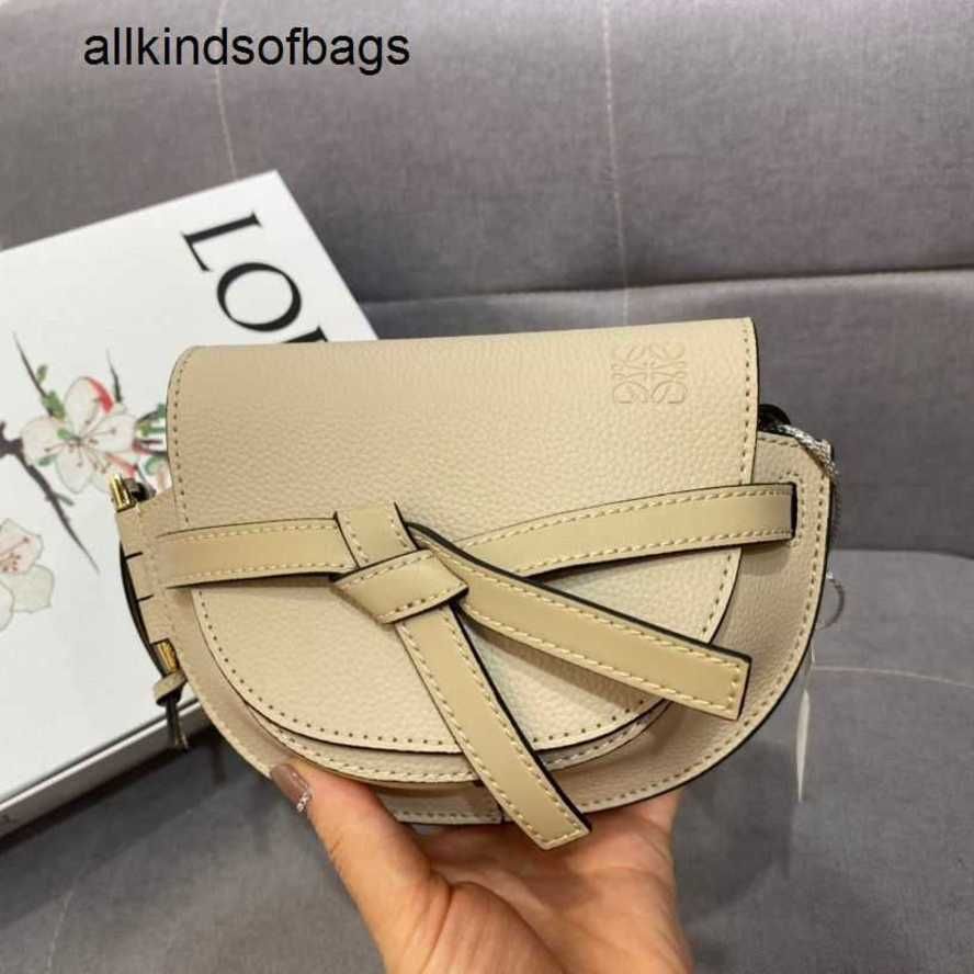 Luxury Loewe Gates Bags Saddle Bag Fashionable And Versatile