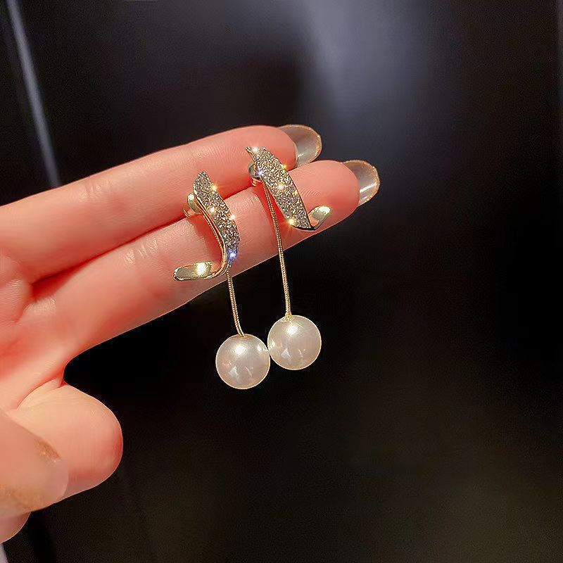 NO.18A pair of earrings