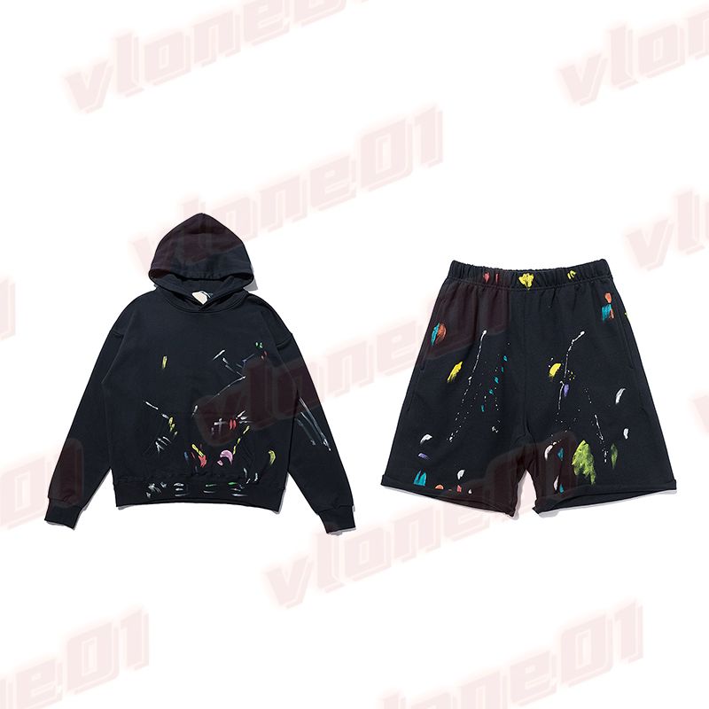 Sweat à capuche + short-noir