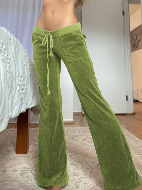 Solo pantalones verdes