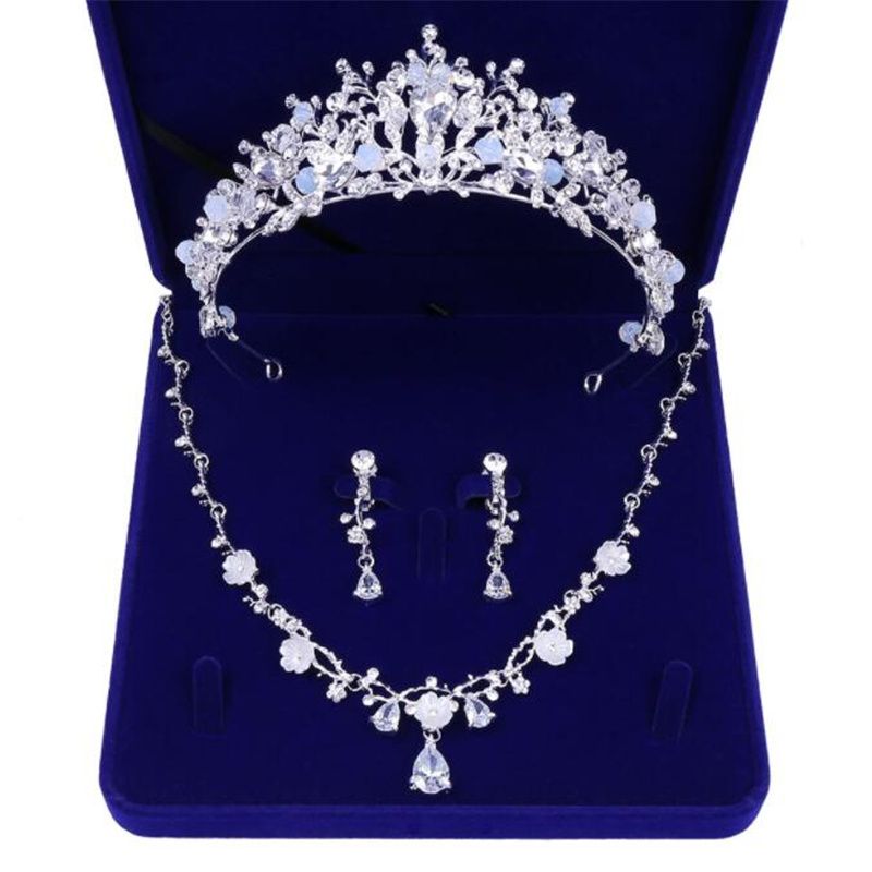 Set di tiaras argento.