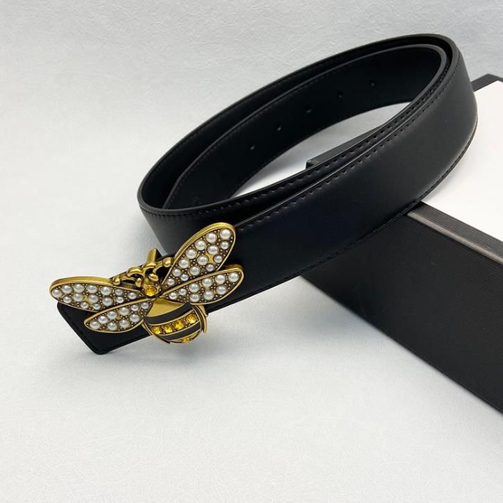 Boucle d'abeille à ceinture noire 2