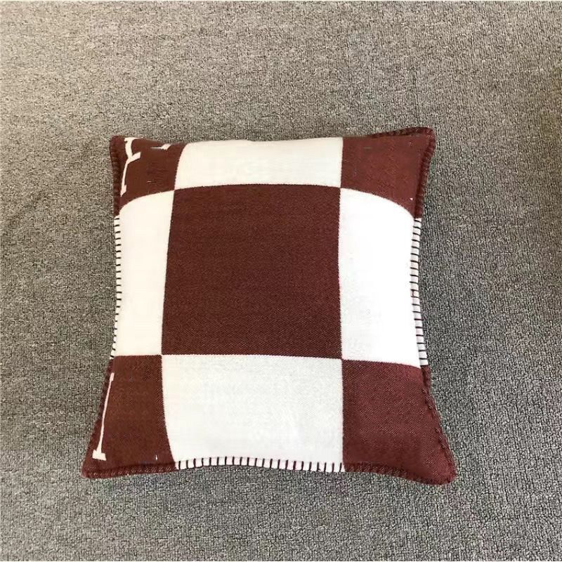 3 Pillow + cotton filling