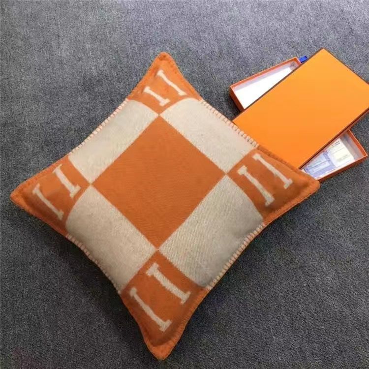 8 Pillow 45-45cm