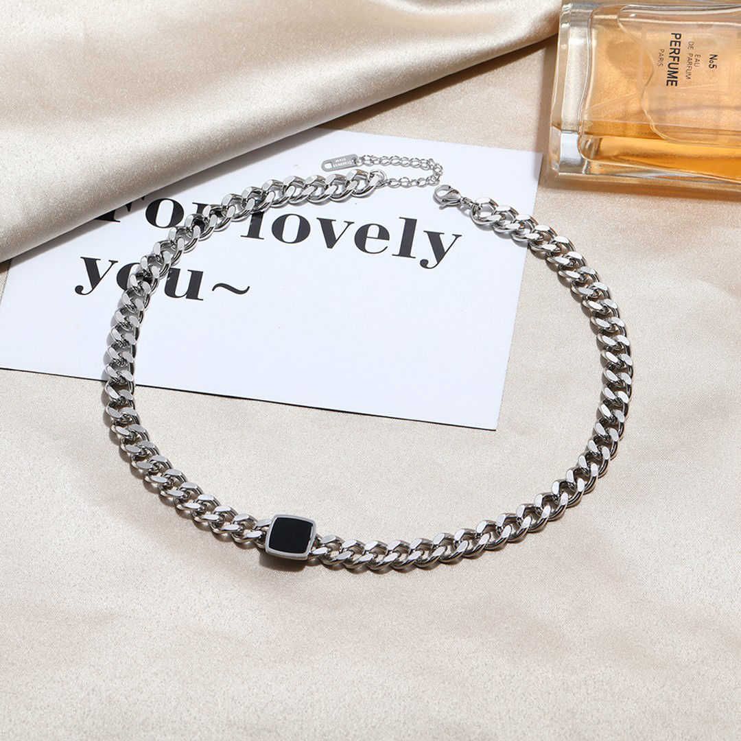 Черный квадрат - серебряное ожерелье (высокий Q