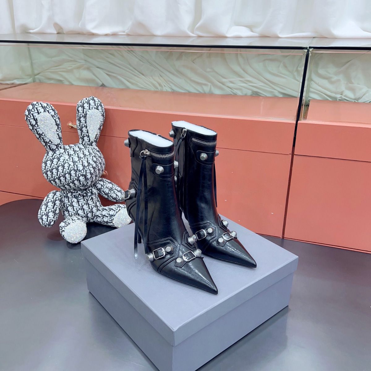 Ankle Boots Shoes Designers Shoe Factory Footwear Cagole Stud Buckle