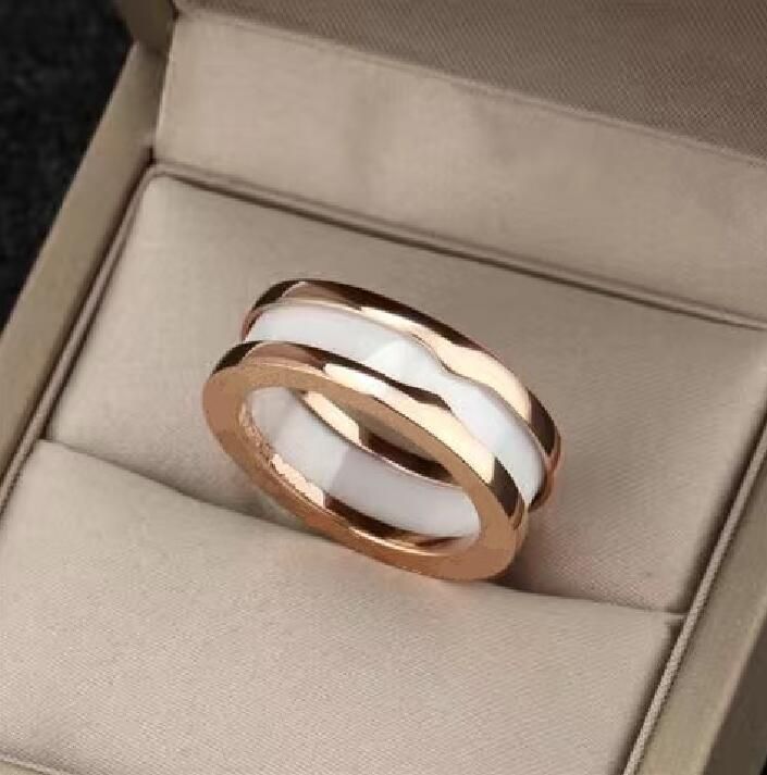 Одиночное кольцо розового золота белая керамика