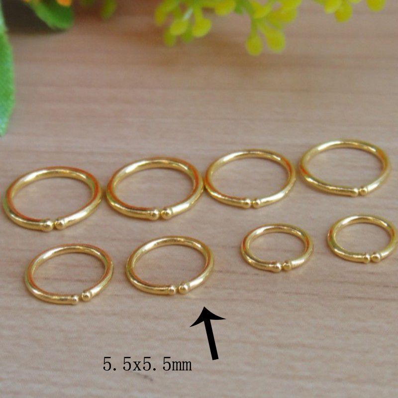 Chine 5,5x5.5mm une seule boucle d'oreille