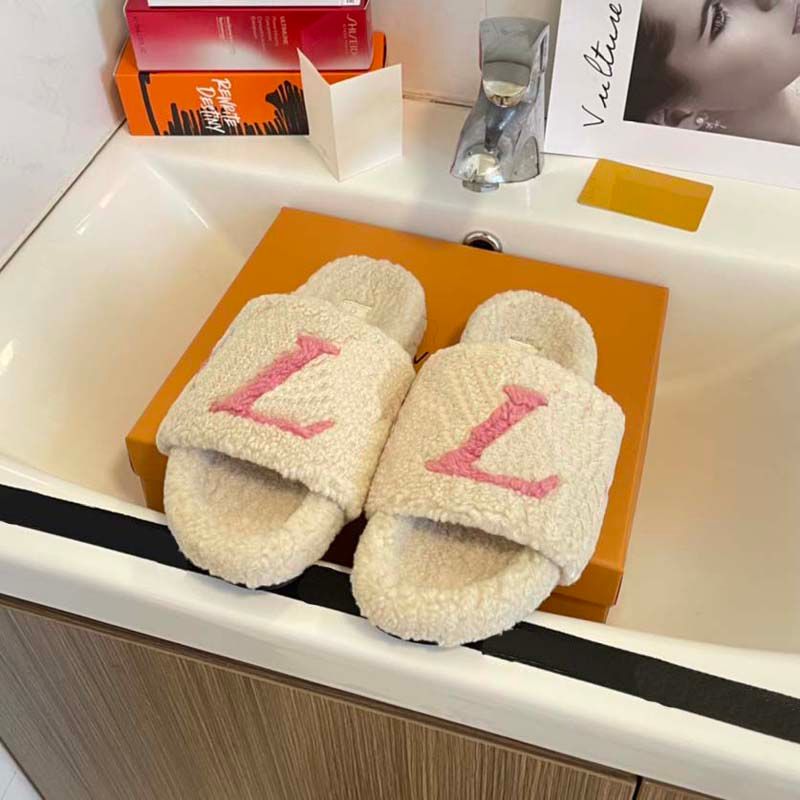 Fashion Women Wool Sandals Selling Slippers Woman Slipper Shoes Autumn Winter Slides Sandal Fuzzy Sandal Lightweight House