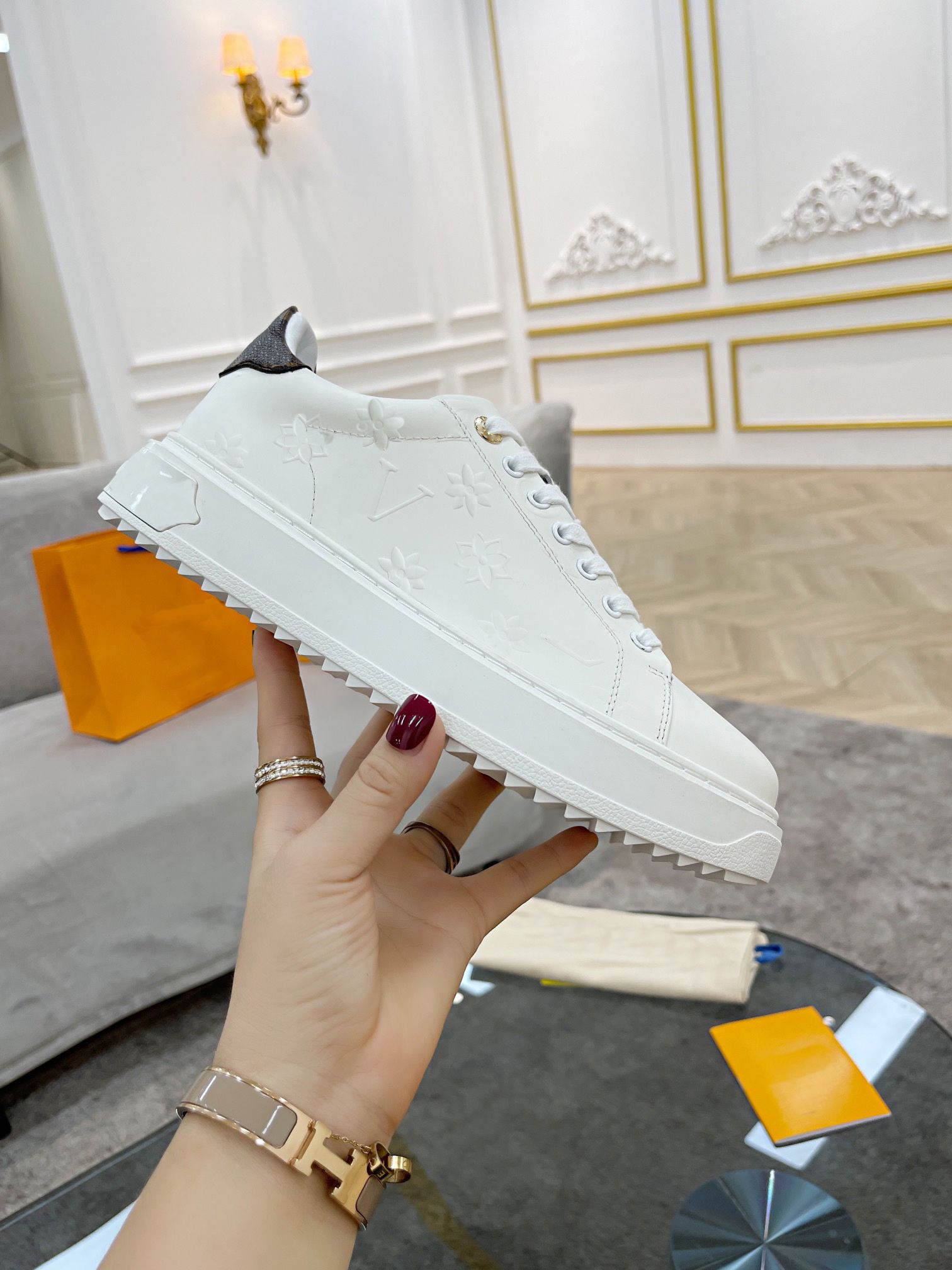 Designer Sneakers Shoe Time Out Sneaker Luxury Women Casual Shoes