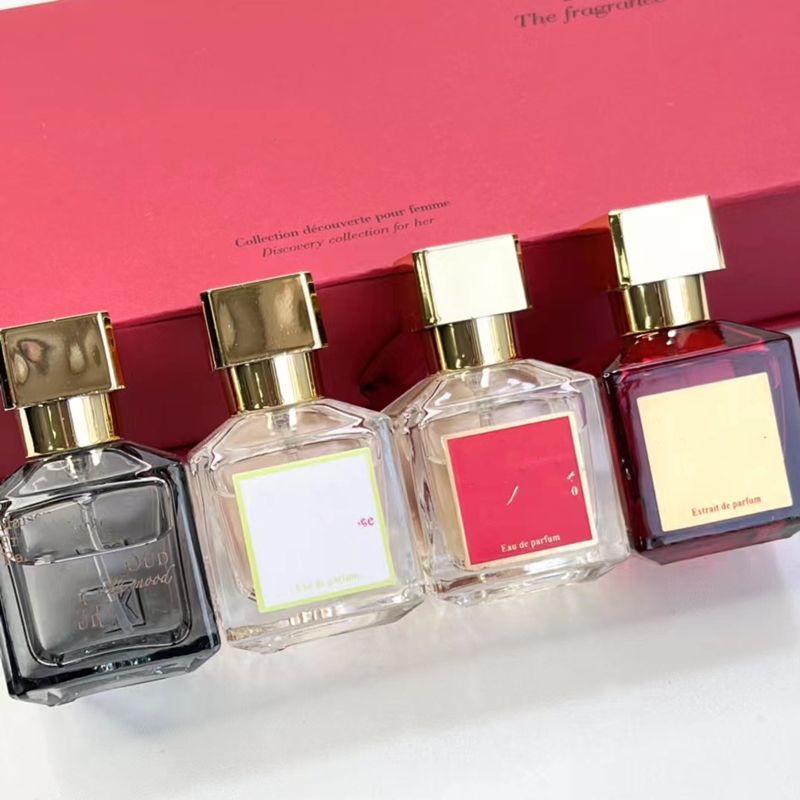 Ji#039; una muestra de perfume medio