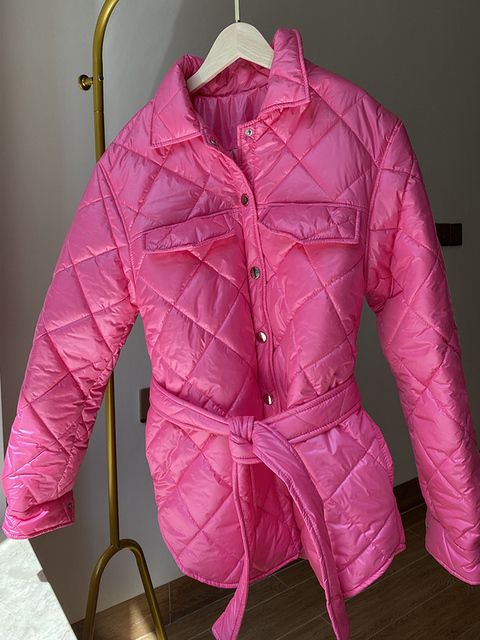 abrigo de rosa sin bolsa