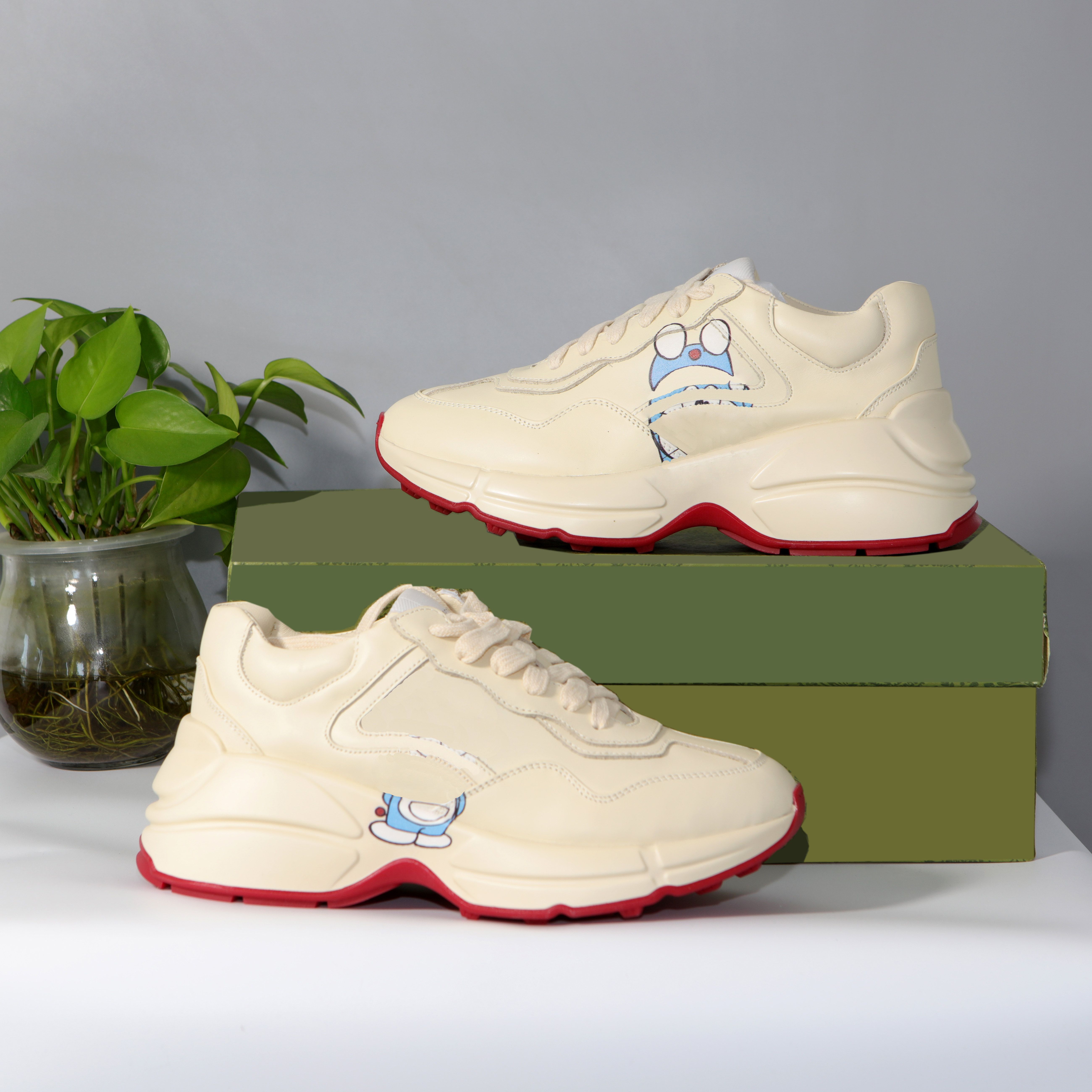 rhyton leather sneaker with tiger