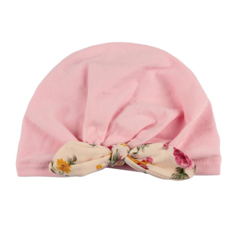 Chapeau de bébé rose