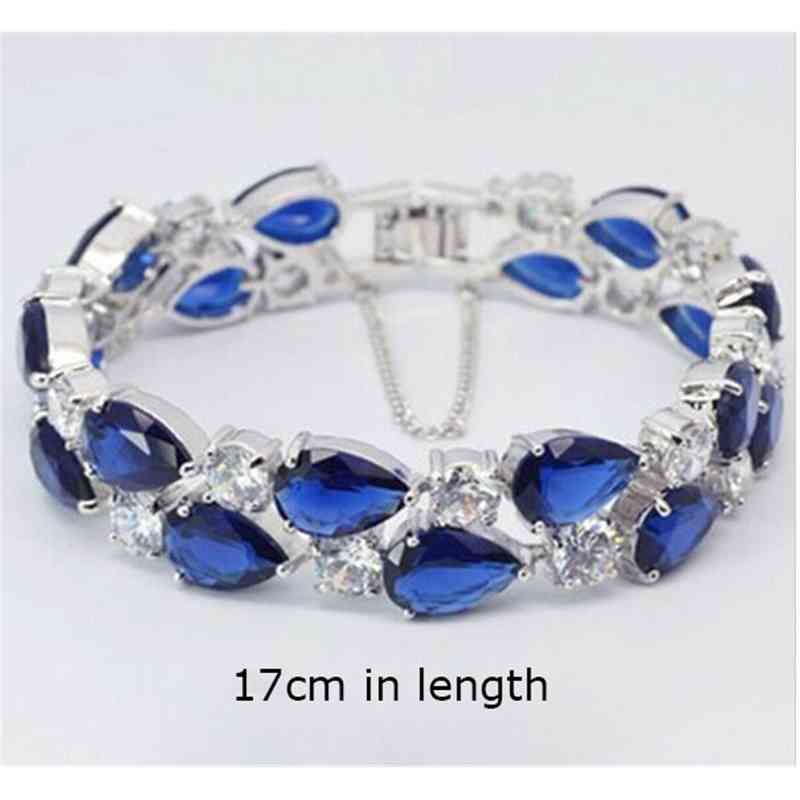 White Gold Blue 17