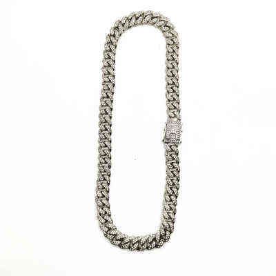 Бриллиантовое ожерелье, длиной 40 см, коротко
