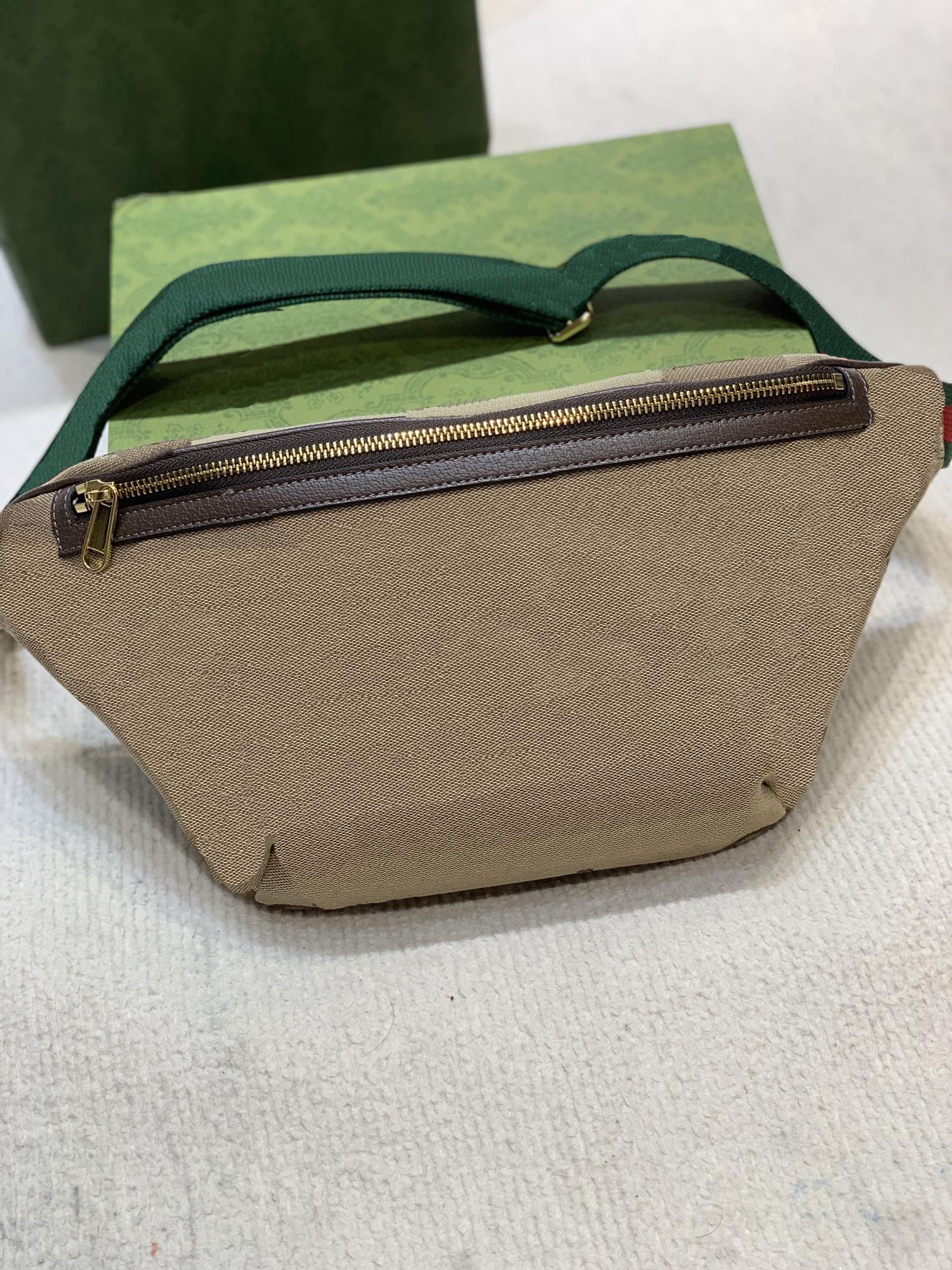 Khaki696031（39x17x4）