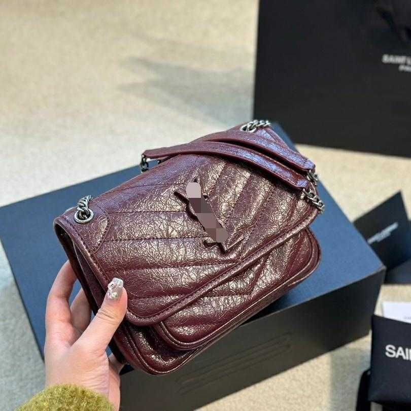 High End 1: 1 Wino Red-Small 22cm