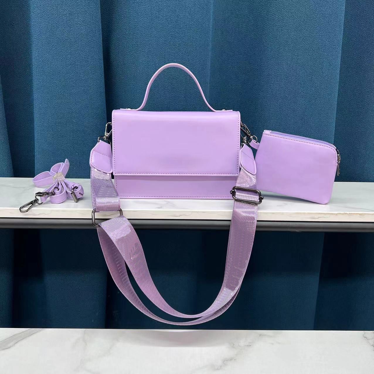 Lila-Crossbody