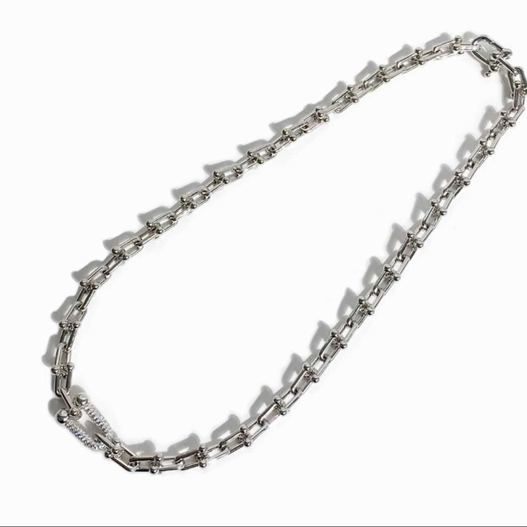 Collar de plata