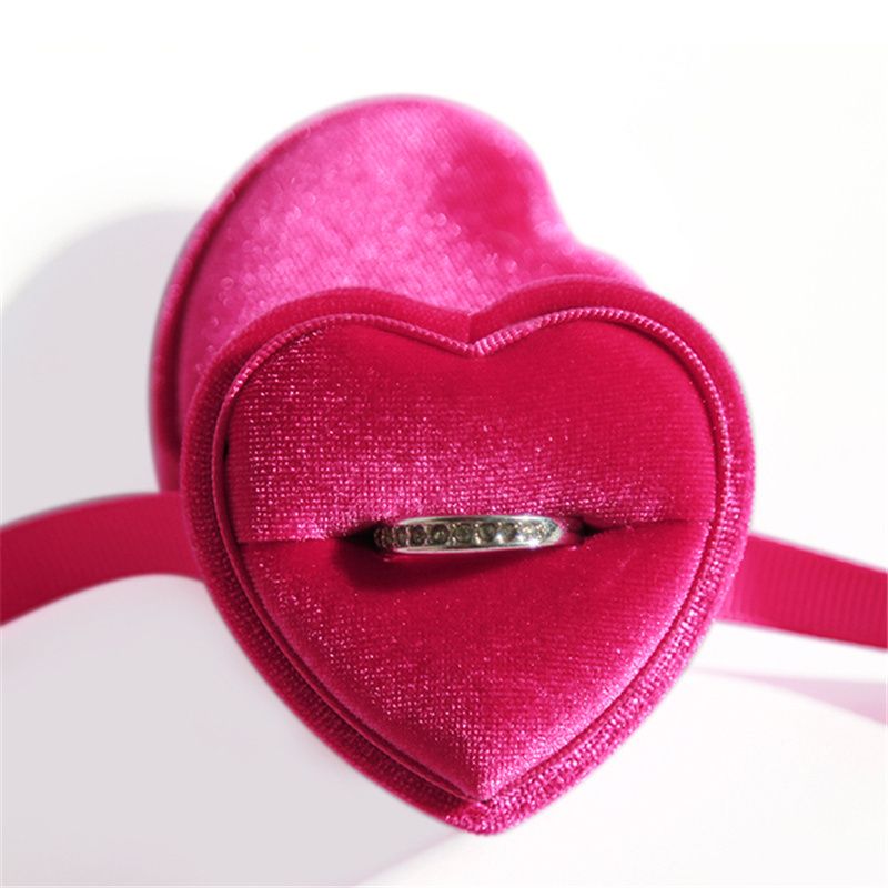 rose red single ring box with ribbon