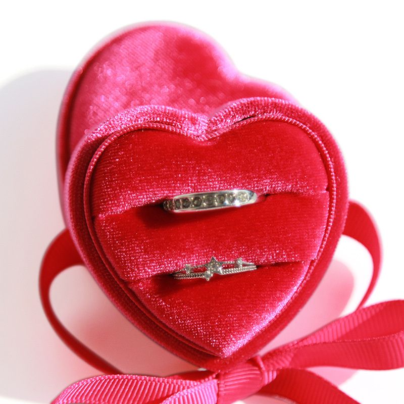 rose red double ring box with ribbon
