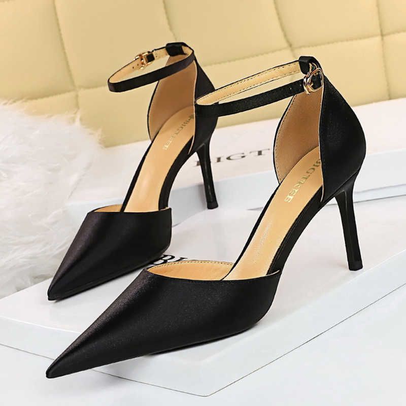 Talons noirs de 8 cm