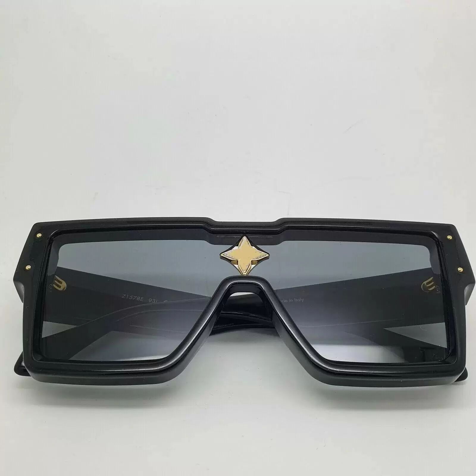 Meilleurs Prix De Gros Lunettes De Soleil Cyclone Dété Pour Hommes Et  Femmes Style Z1578W Anti Ultraviolet Rétro Plaque Carrée Plein Cadre Mode  Lunettes Brand New Random Box, Livraison Gratuite