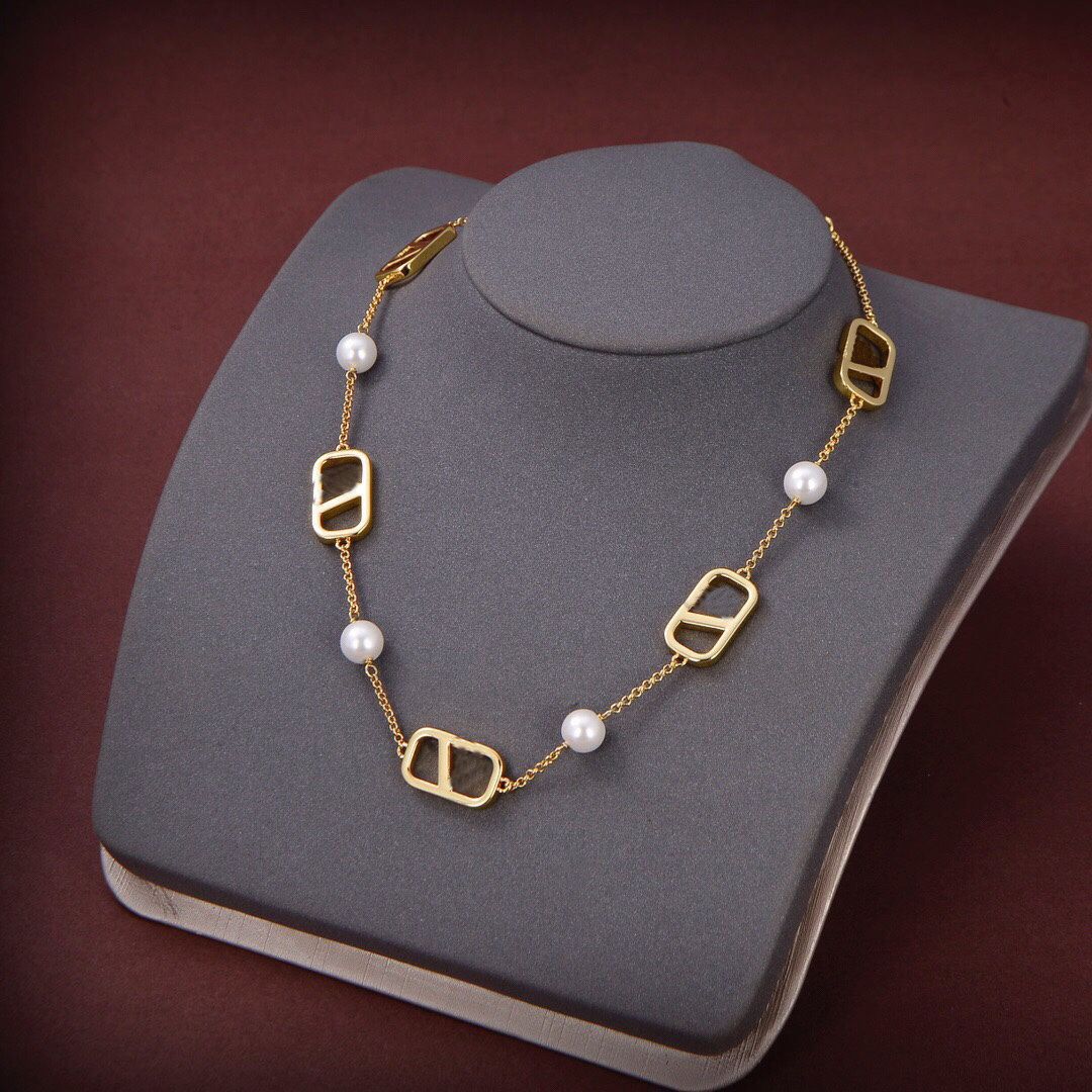 01--3-5 halsband