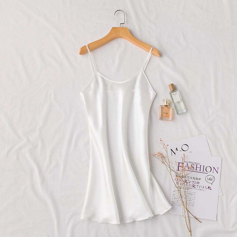 فستان أبيض